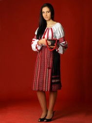 Вишитий костюм ЖК 18